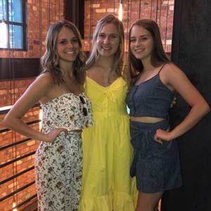 Meet your Posher, Adrienne